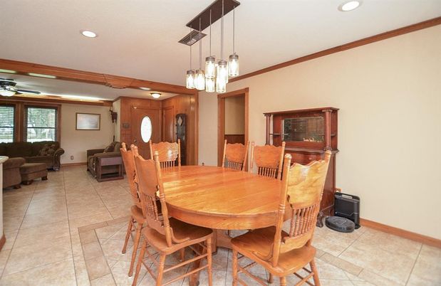 Dining room, Interior, Living room, Pendant Lights, Recessed Lighting