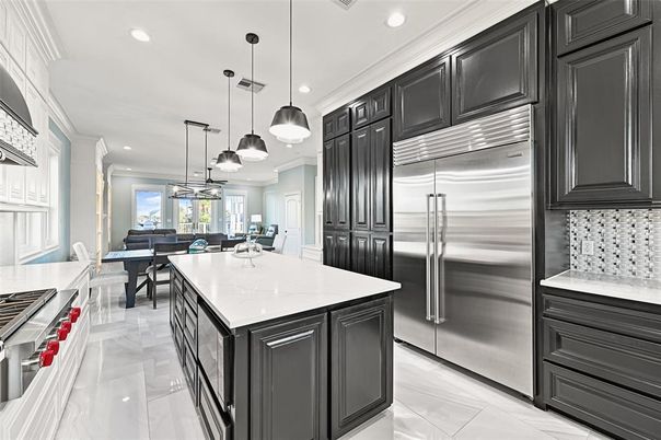 Dining room, Interior, Kitchen, Pendant Lights, Recessed Lighting, Stainless Steel Appliances