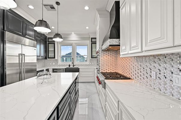 Interior, Kitchen, Pendant Lights, Recessed Lighting, Stainless Steel Appliances