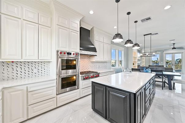 Dining room, Interior, Kitchen, Pendant Lights, Recessed Lighting, Stainless Steel Appliances