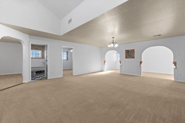 Empty room, Interior, Pendant Lights