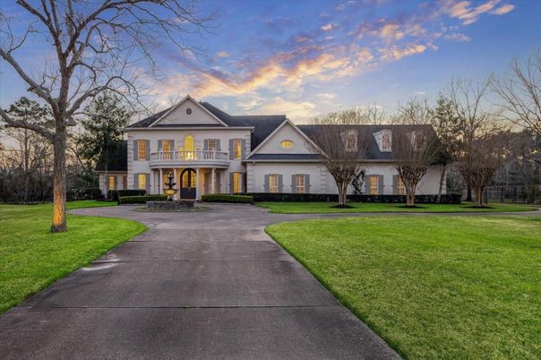 Backyard, Exterior, Facade, French Provincial