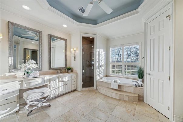 Bathroom, Dual Sink Vanities, Interior, Recessed Lighting