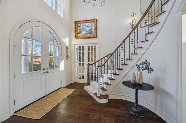 Chandelier, Interior, Wood Texture Flooring