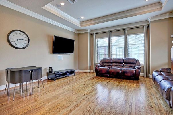 Interior, Living room, Recessed Lighting, Wood Texture Flooring