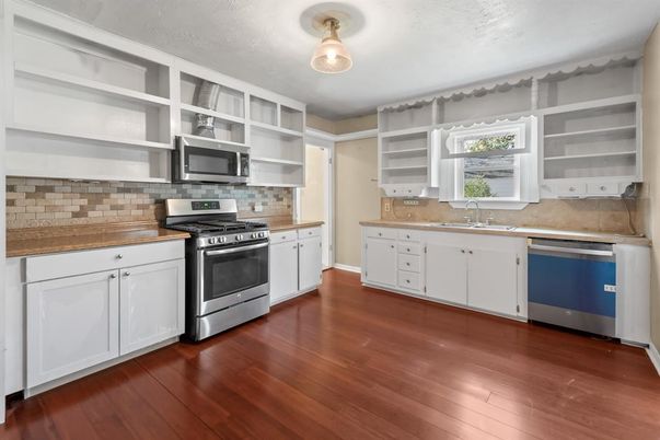 Interior, Kitchen, Stainless Steel Appliances, Wood Texture Flooring