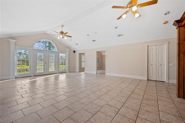 Empty room, Interior, Recessed Lighting
