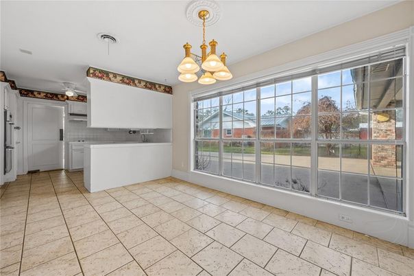 Chandelier, Interior, Kitchen