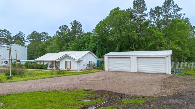 Backyard, Detached Garage, Exterior