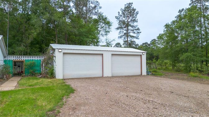 Backyard, Detached Garage, Exterior