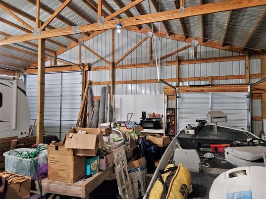 Garage, Interior, Wooden Beams