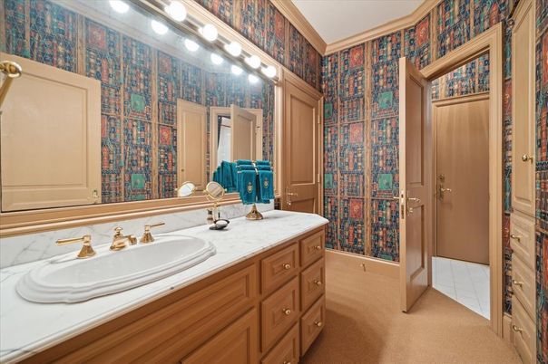 Bathroom, Dual Sink Vanities, Interior