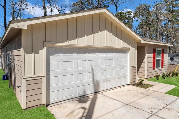 Detached Garage, Exterior
