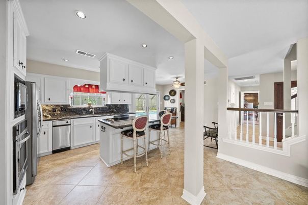 Dining room, Interior, Kitchen, Recessed Lighting, Stainless Steel Appliances