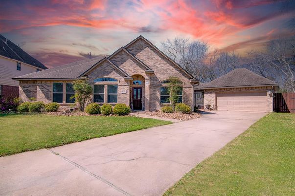 Detached Garage, Exterior, Facade, Brick Facade, Brick Traditional