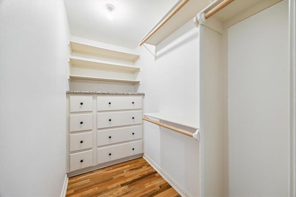 Interior, Walk-in Closets, Wood Texture Flooring