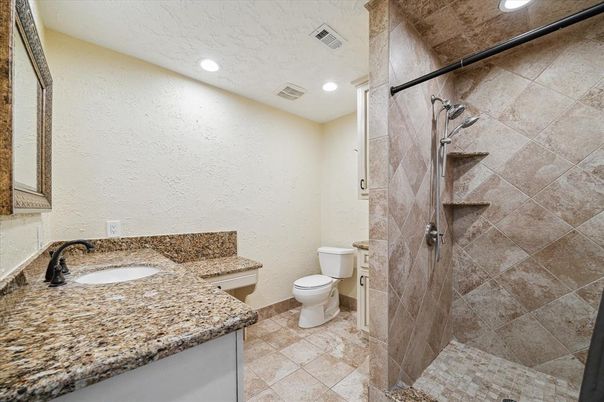 Bathroom, Interior, Recessed Lighting