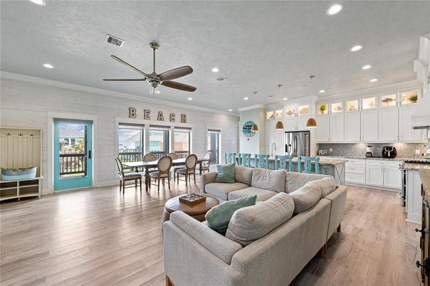 Dining room, Interior, Kitchen, Living room, Pendant Lights, Recessed Lighting, Stainless Steel Appliances, Wood Texture Flooring