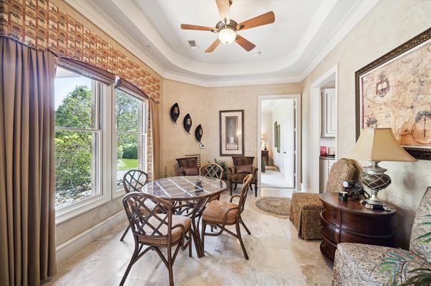 Dining room, Interior