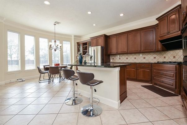 Chandelier, Dining room, Interior, Kitchen, Recessed Lighting, Stainless Steel Appliances