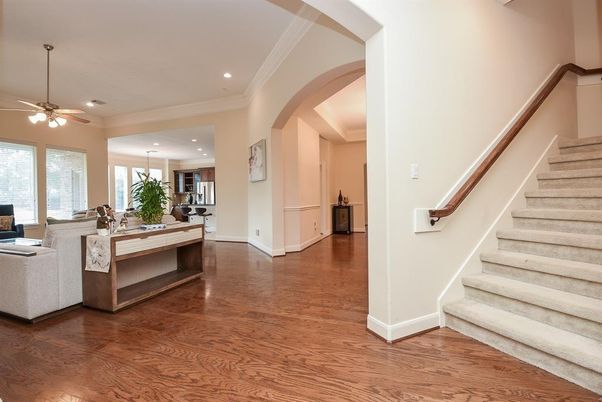 Interior, Recessed Lighting, Wood Texture Flooring