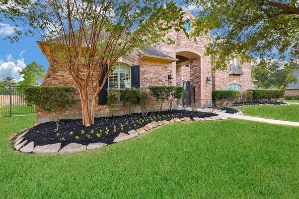 Backyard, Exterior, Facade, Brick Facade, French Provincial