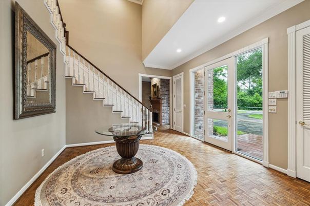 Interior, Recessed Lighting, Wood Texture Flooring