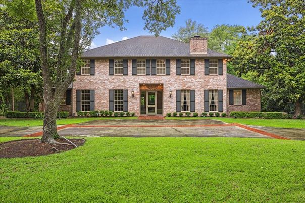 Backyard, Exterior, Facade, Brick Facade, Georgian