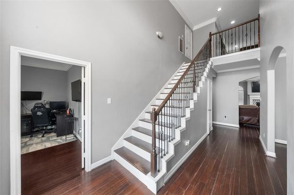 Home Office, Interior, Recessed Lighting, Wood Texture Flooring