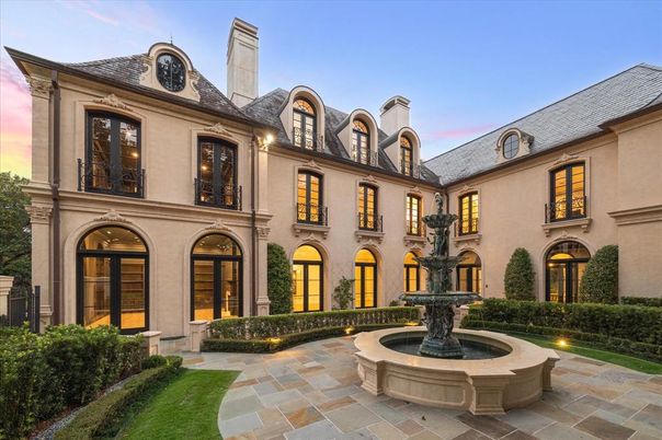 Exterior, Facade, French Provincial