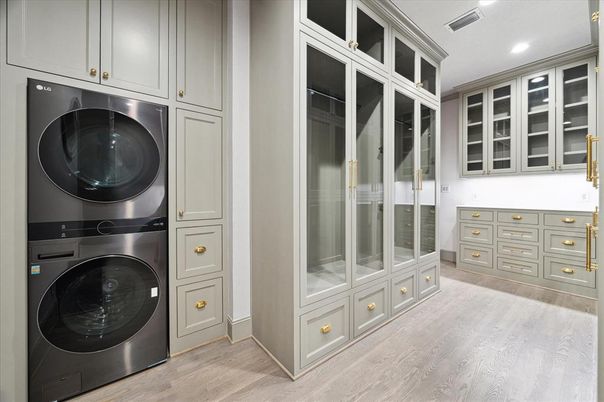 Interior, Recessed Lighting, Utility Closets, Washer, Wood Texture Flooring