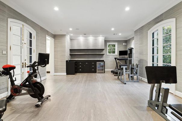 Fitness Equipment, Interior, Recessed Lighting, Wood Texture Flooring