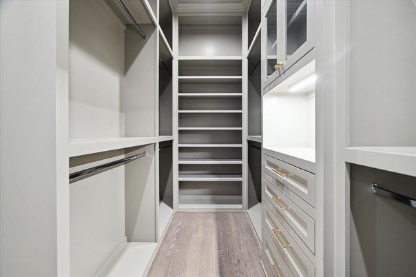 Interior, Walk-in Closets, Wood Texture Flooring