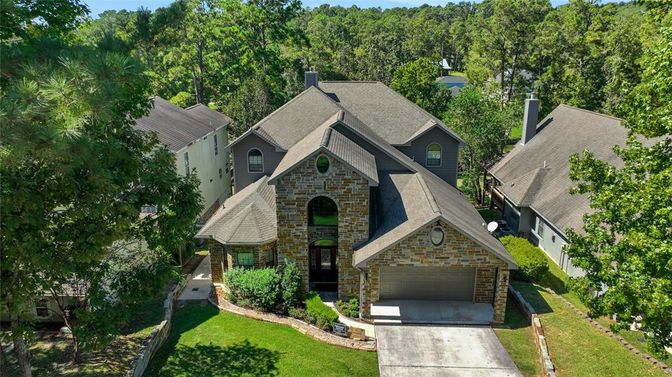 Exterior, Drone