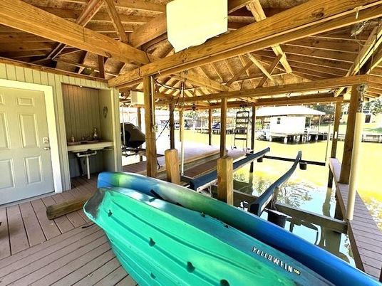 Exterior, Wooden Beams