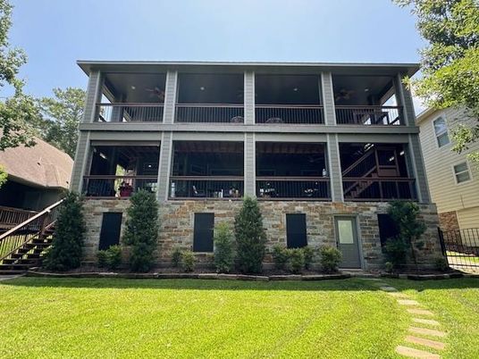 Backyard, Exterior, Facade, American Foursquare