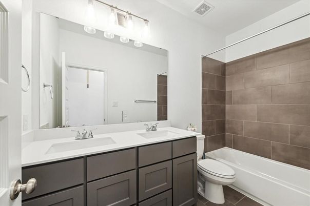 Bathroom, Dual Sink Vanities, Interior
