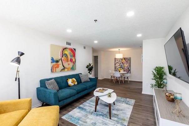 Dining room, Interior, Living room, Pendant Lights, Recessed Lighting, Wood Texture Flooring