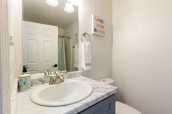 Bathroom, Interior, Tile Countertops