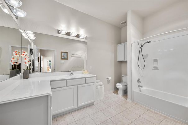 Bathroom, Dual Sink Vanities, Interior