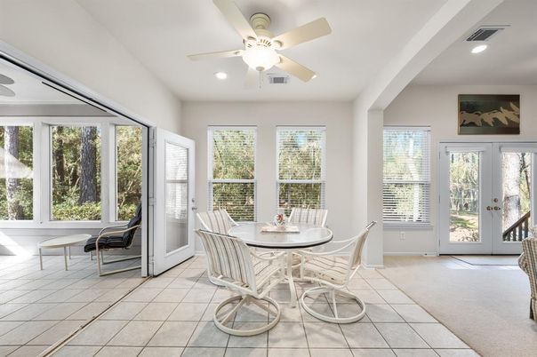 Dining room, Interior, Recessed Lighting