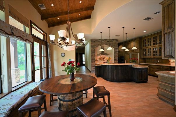 Chandelier, Dining room, Interior, Kitchen, Pendant Lights, Recessed Lighting, Wooden Beams, Wooden Ceilings, Wood Texture Flooring