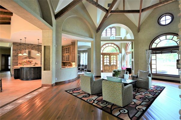 Interior, Living room, Pendant Lights, Recessed Lighting, Wood Texture Flooring