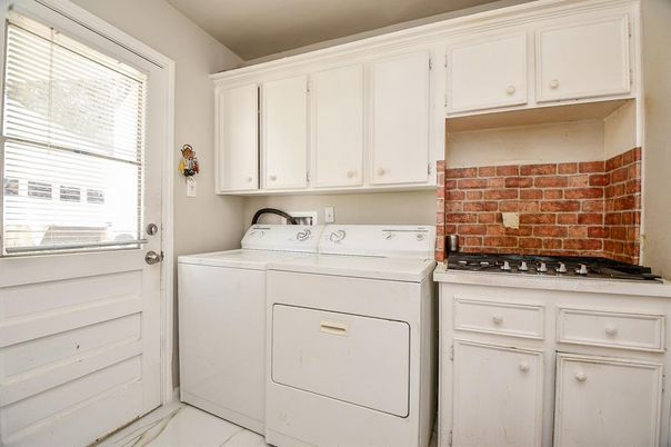 Interior, Stone Walls, Utility Closets, Washer