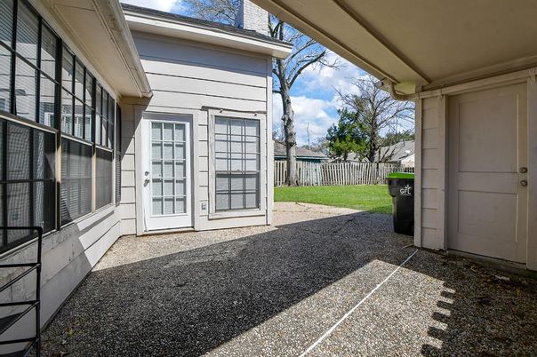 Backyard, Exterior