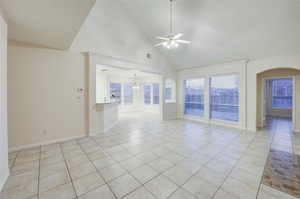 Empty room, Interior, Pendant Lights