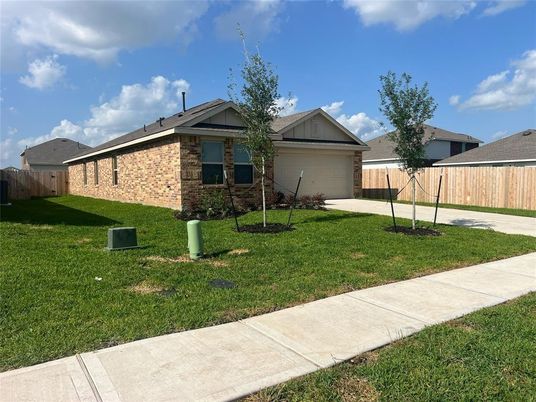 Backyard, Detached Garage, Exterior