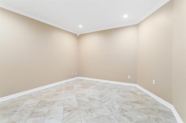 Empty room, Interior, Recessed Lighting