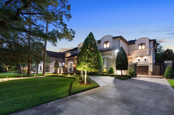 Backyard, Exterior, Facade, French Provincial