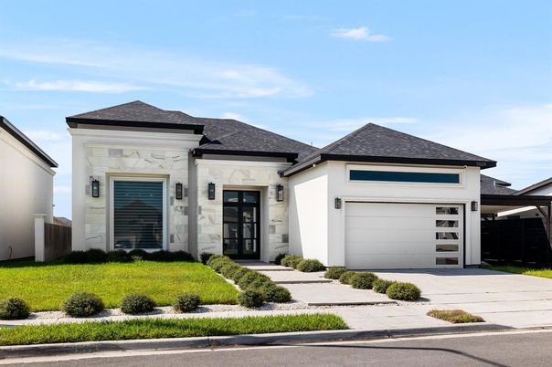 Attached, Exterior, Facade, Farmhouse